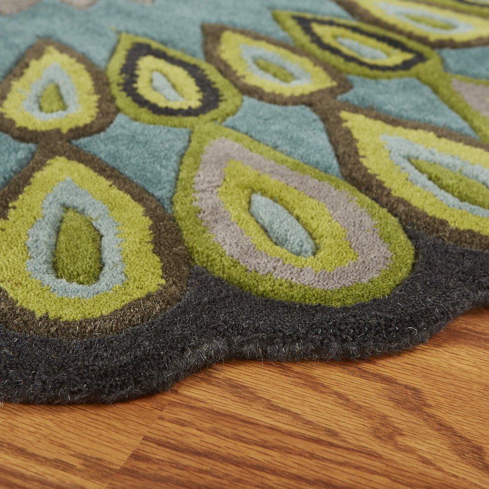 Traditional Peacock Indoor Area Rug. Picture 3
