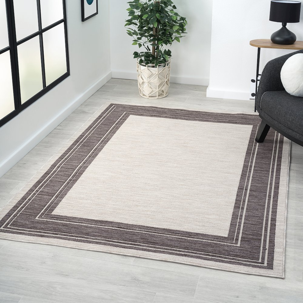 Westport Ivory/Gray Bordered PET Yarn Indoor/Outdoor Area Rug. Picture 7