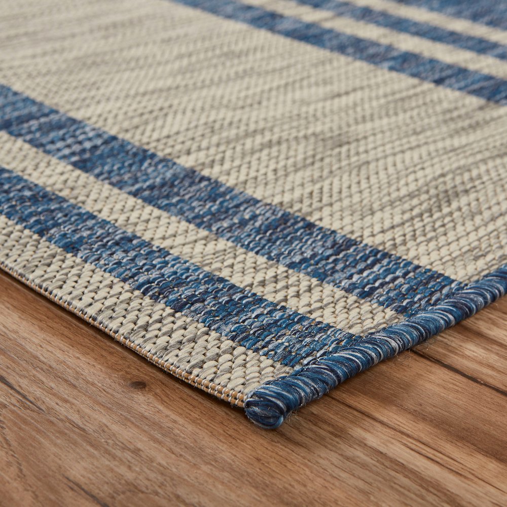 Captiva Durable Performance Area Rug Outdoor in Blue/Gray, 7'9" x 9'5". Picture 3