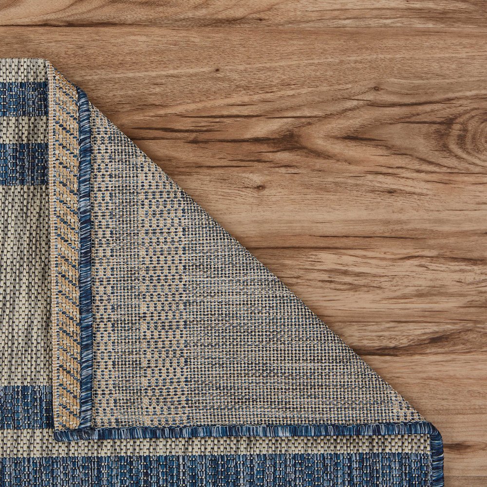 Captiva Durable Performance Area Rug Outdoor in Blue/Gray, 7'9" x 9'5". Picture 4