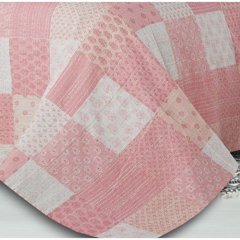 Coverlet Cotton in Pink 92" x 96". Picture 3