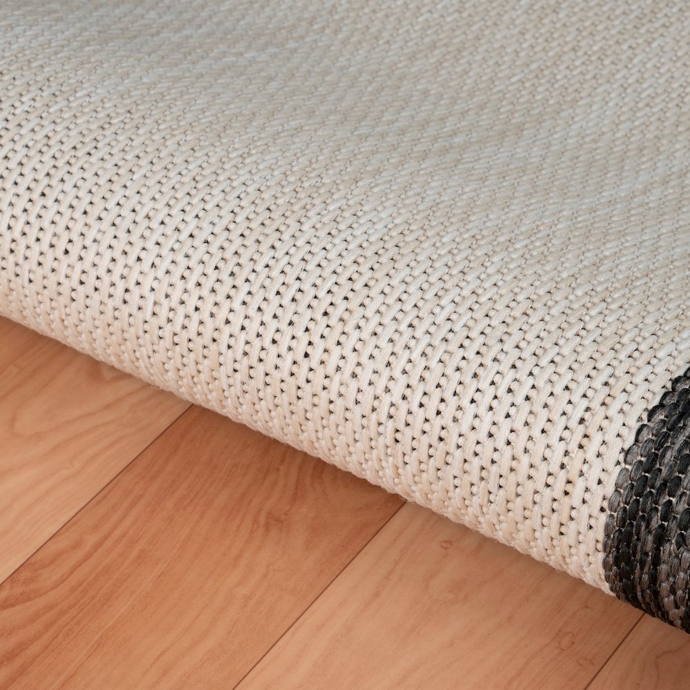 Kilimanjaro Performance Blend Area Rug Outdoor in White/Cream, 7'6" x 9'5". Picture 5