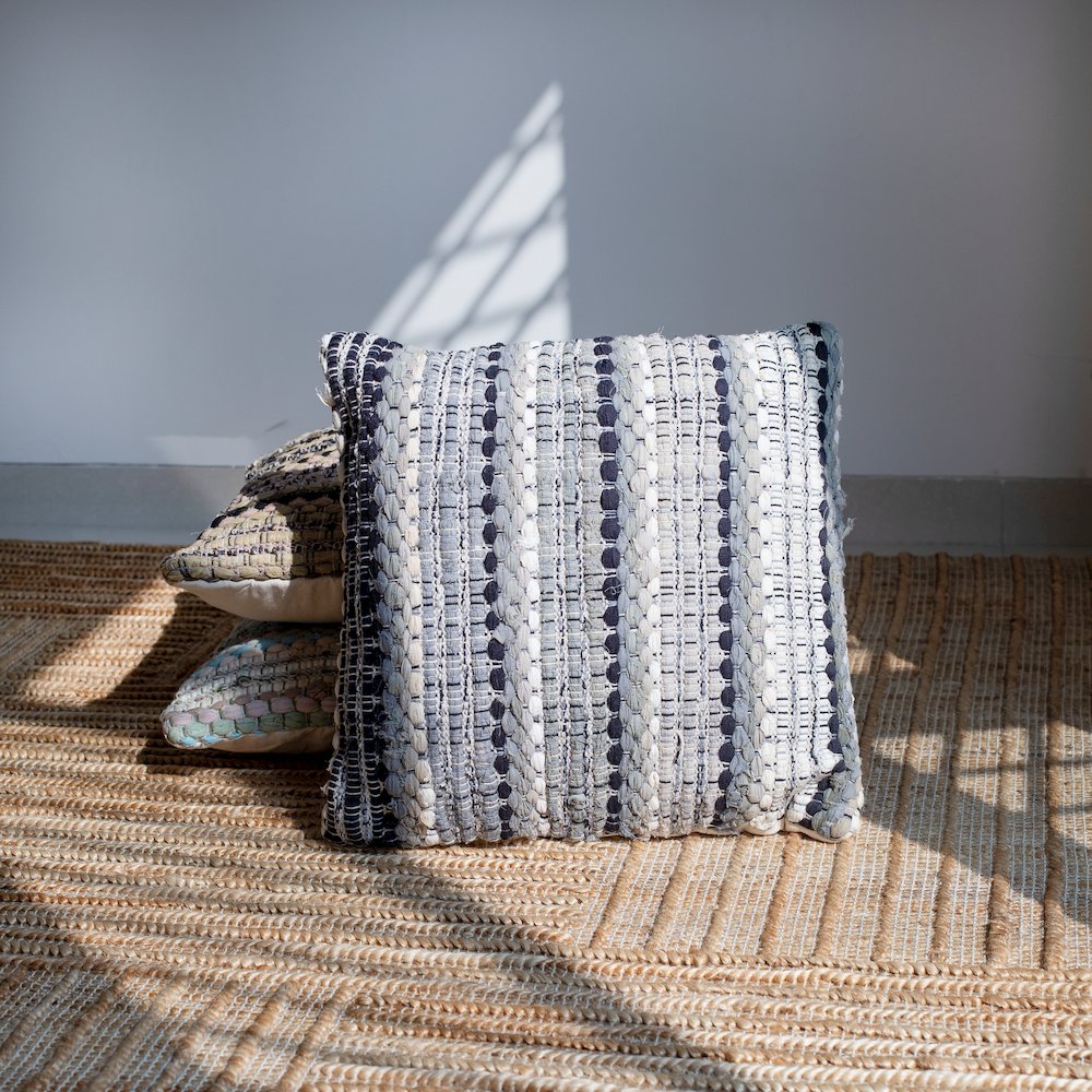 Coil Cotton Blend Pillow Set of 2 in Black/Gray, 18" x 18". Picture 6