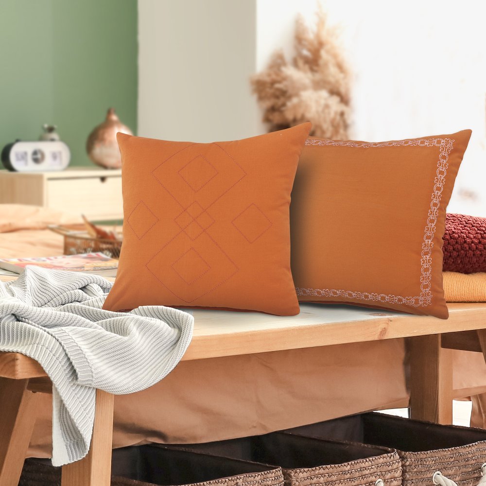Sundaze Cotton Pillow Set of 2 in Orange, 20" x 20". Picture 9