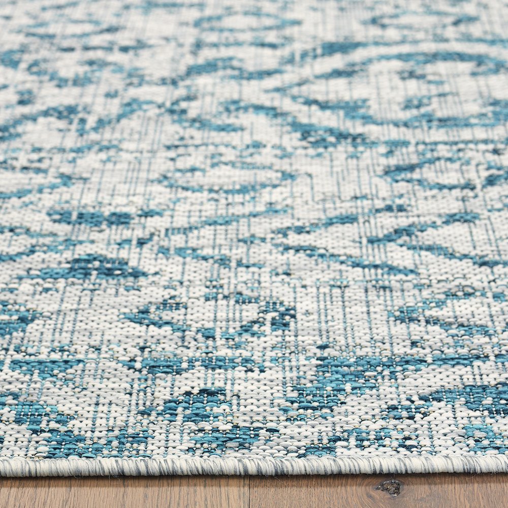 Entwined Geometric Indoor/Outdoor Area Rug. Picture 7