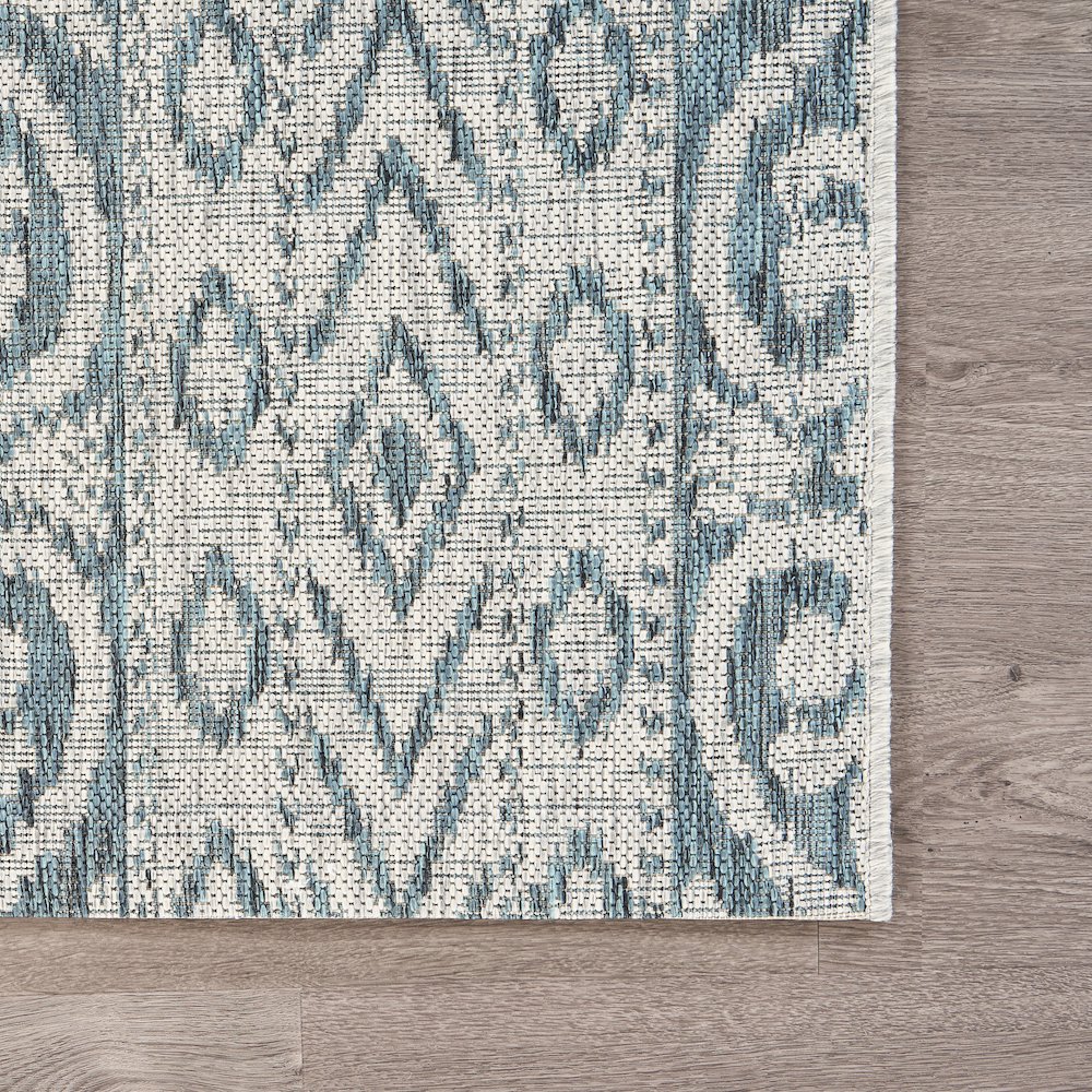 Entwined Geometric Indoor/Outdoor Area Rug. Picture 5