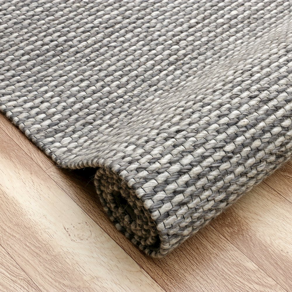 Bergen Wool Blend Area Rug Indoor in Gray/Silver, 9' x 12'. Picture 3