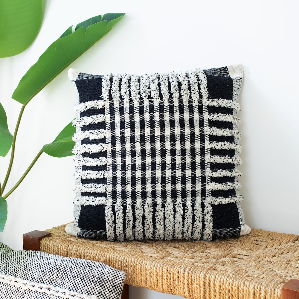 Elevate Cotton Pillow Set of 2 in Black/Ivory, 18" x 18". Picture 7