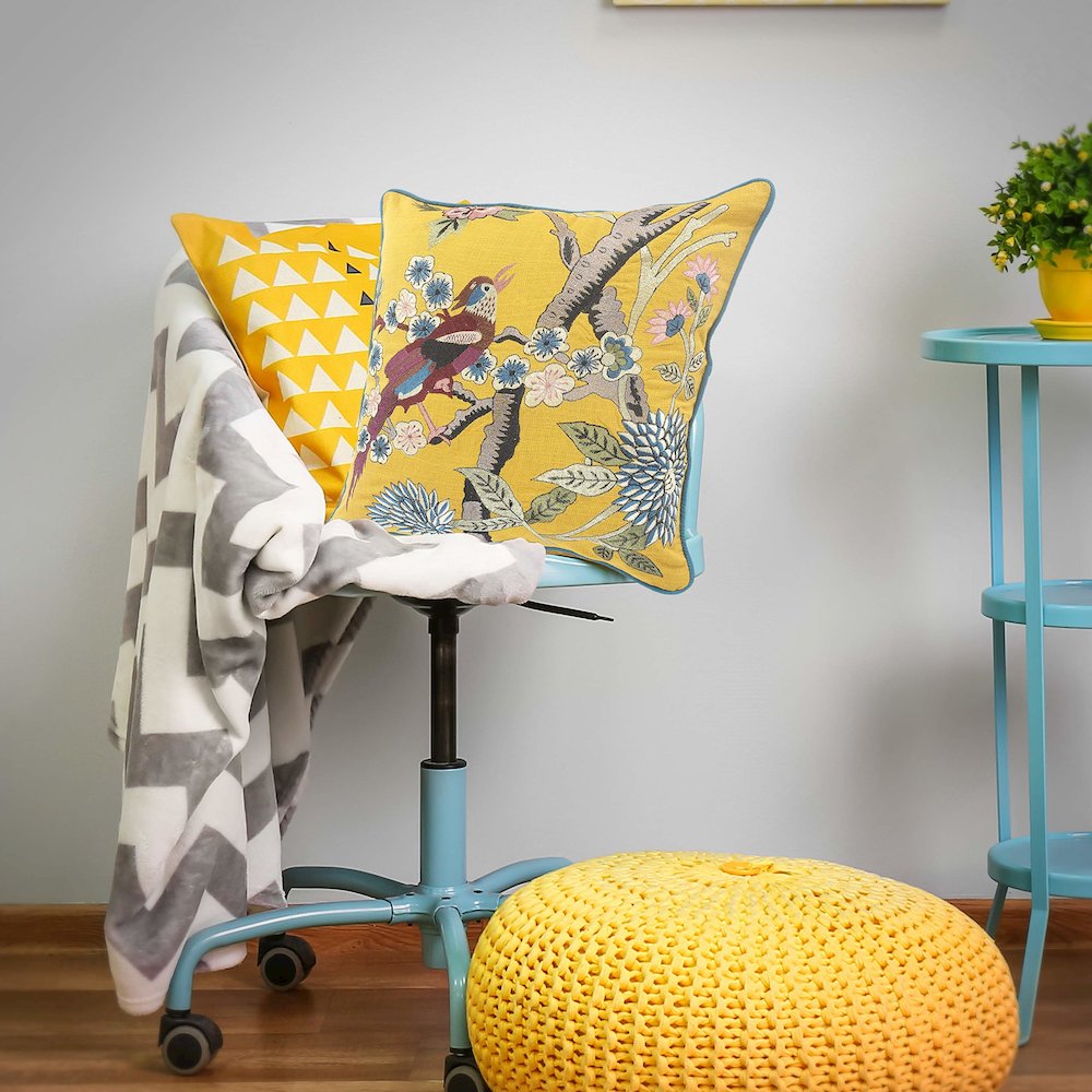 Yellow Bird of Paradise Throw Pillow. Picture 7