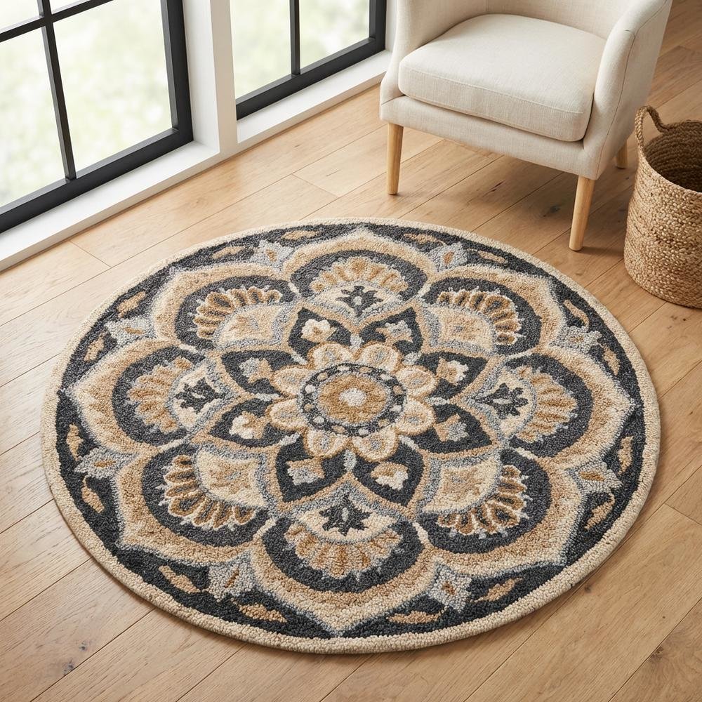 Round Indoor Area Rug With Black And Ivory Design, Classic Style For Living Room. Picture 3