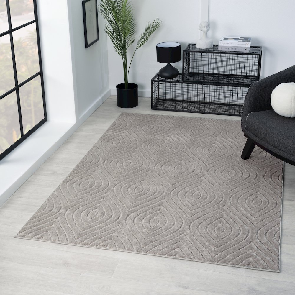 Atlas Durable Performance Area Rug Outdoor in Gray, 5' x 7'. Picture 2