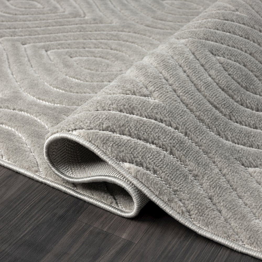 Atlas Durable Performance Area Rug Outdoor in Gray, 5' x 7'. Picture 4