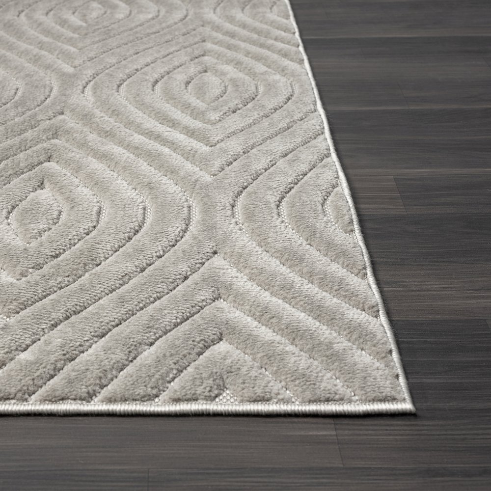 Atlas Durable Performance Area Rug Outdoor in Gray, 5' x 7'. Picture 5
