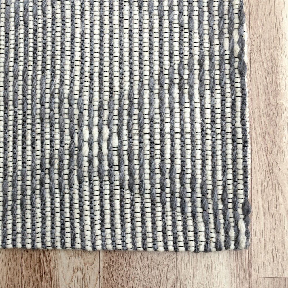 Bergen Wool Blend Area Rug Indoor in Gray/Ivory, 2' x 3'. Picture 4