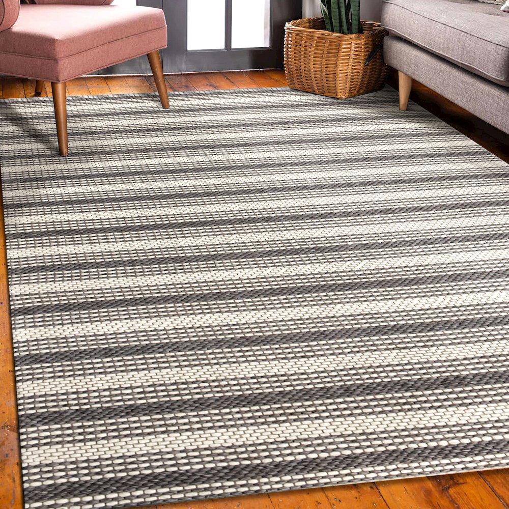 Bergen Wool Blend Area Rug Indoor in Gray/Ivory, 5' x 7'9". Picture 2
