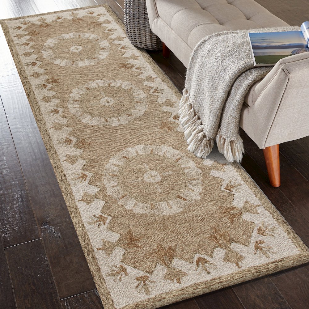 Bella Rose Wool Area Rug Indoor in Beige/Brown, 2'3" x 6'9". Picture 5