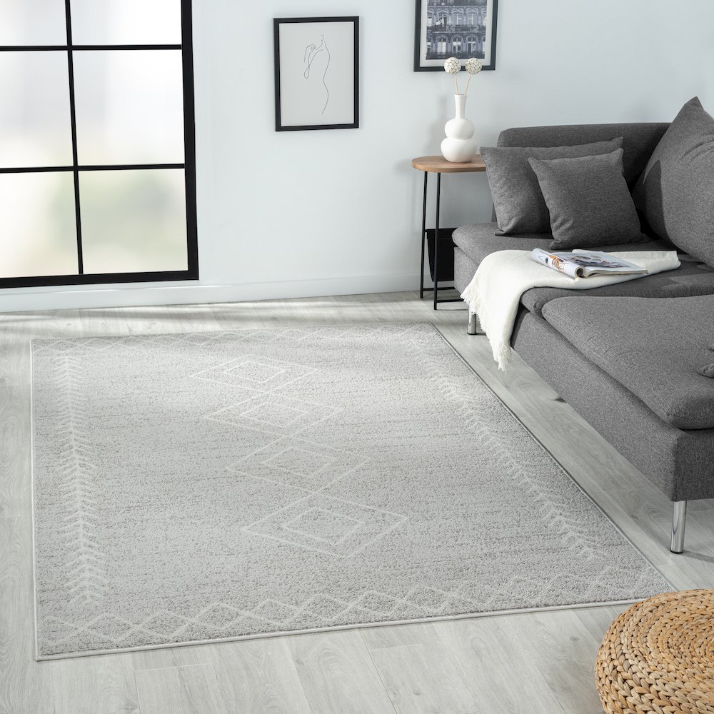 Calgary Durable Performance Area Rug Indoor in Gray/Cream, 5' x 7'. Picture 2