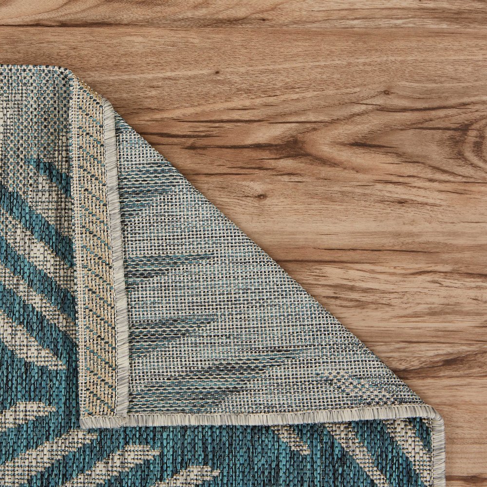 Captiva Durable Performance Area Rug Outdoor in Blue/Gray, 5' x 7'. Picture 4