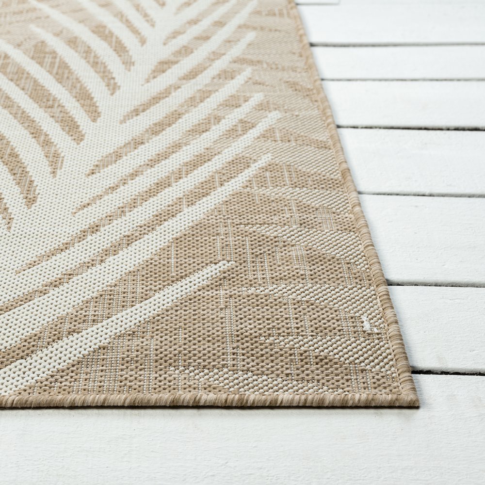 Captiva Durable Performance Area Rug Outdoor in Beige/Ivory, 5' x 7'. Picture 9
