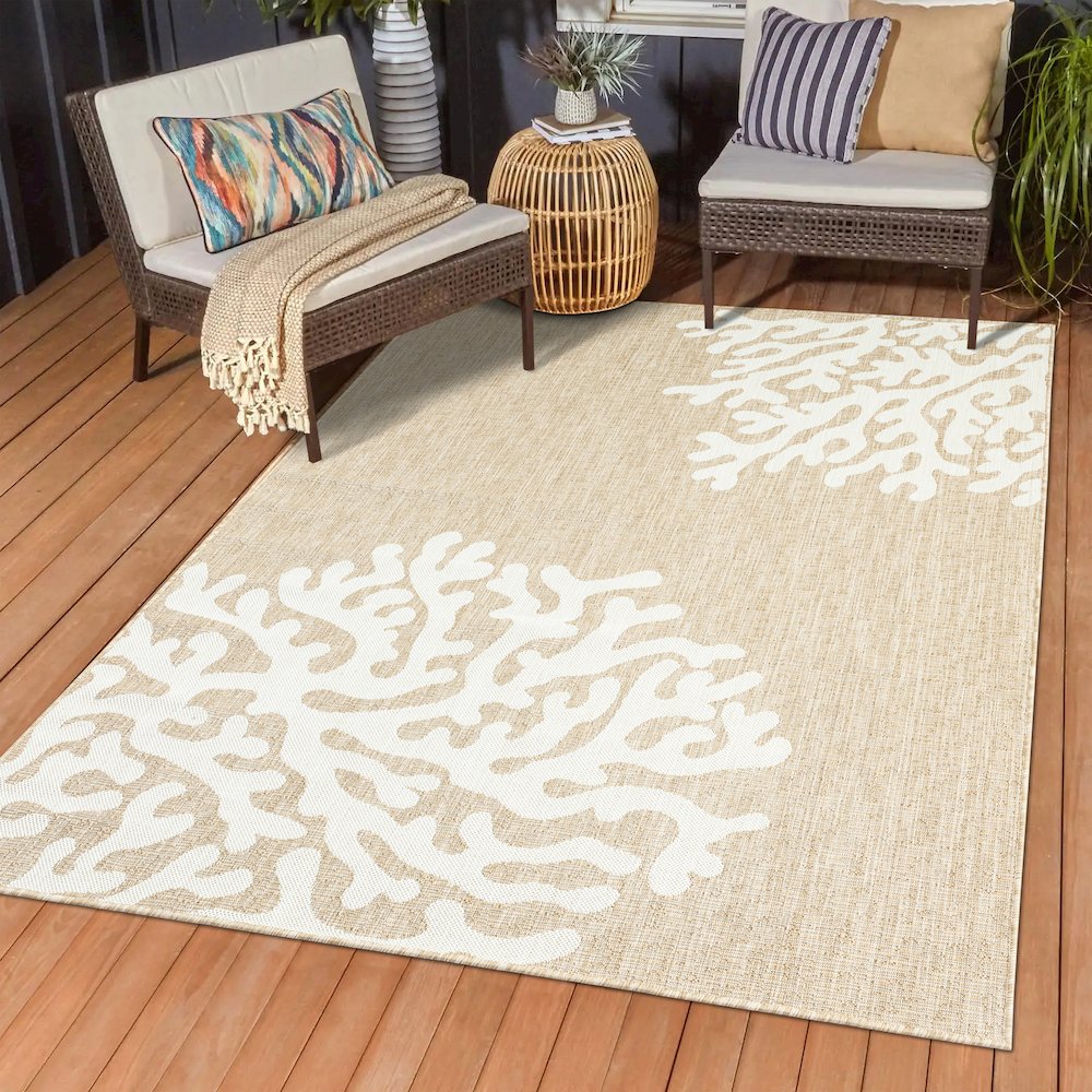 Captiva Durable Performance Area Rug Outdoor in Beige/Ivory, 5' x 7'. Picture 2