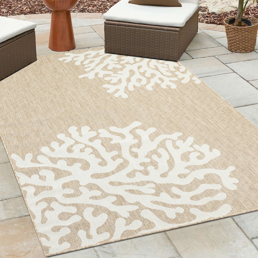 Captiva Durable Performance Area Rug Outdoor in Beige/Ivory, 5' x 7'. Picture 8