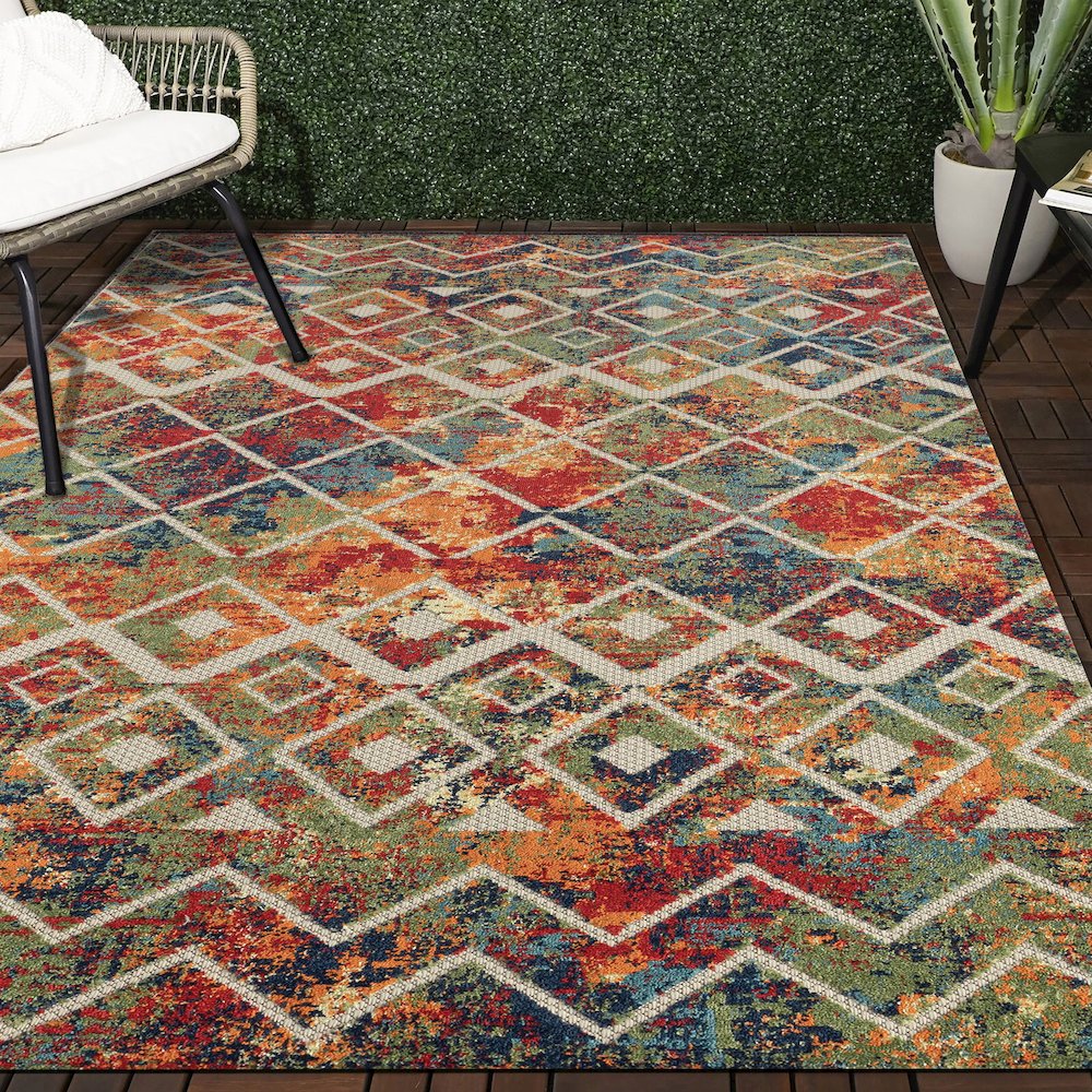 Durable Performance Area Rug Outdoor in Red/Multicolored, 3'6" x 5'6". Picture 8