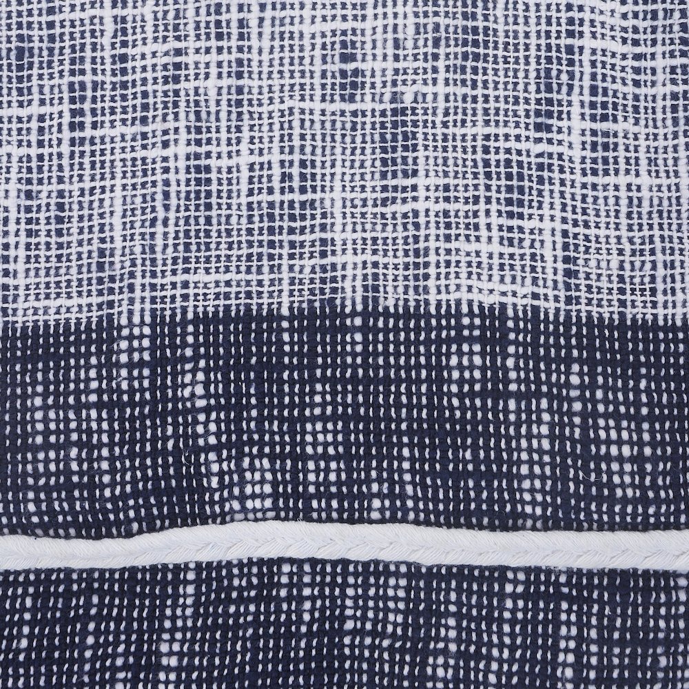 Coverlet Cotton in Blue/White 90" x 90". Picture 3
