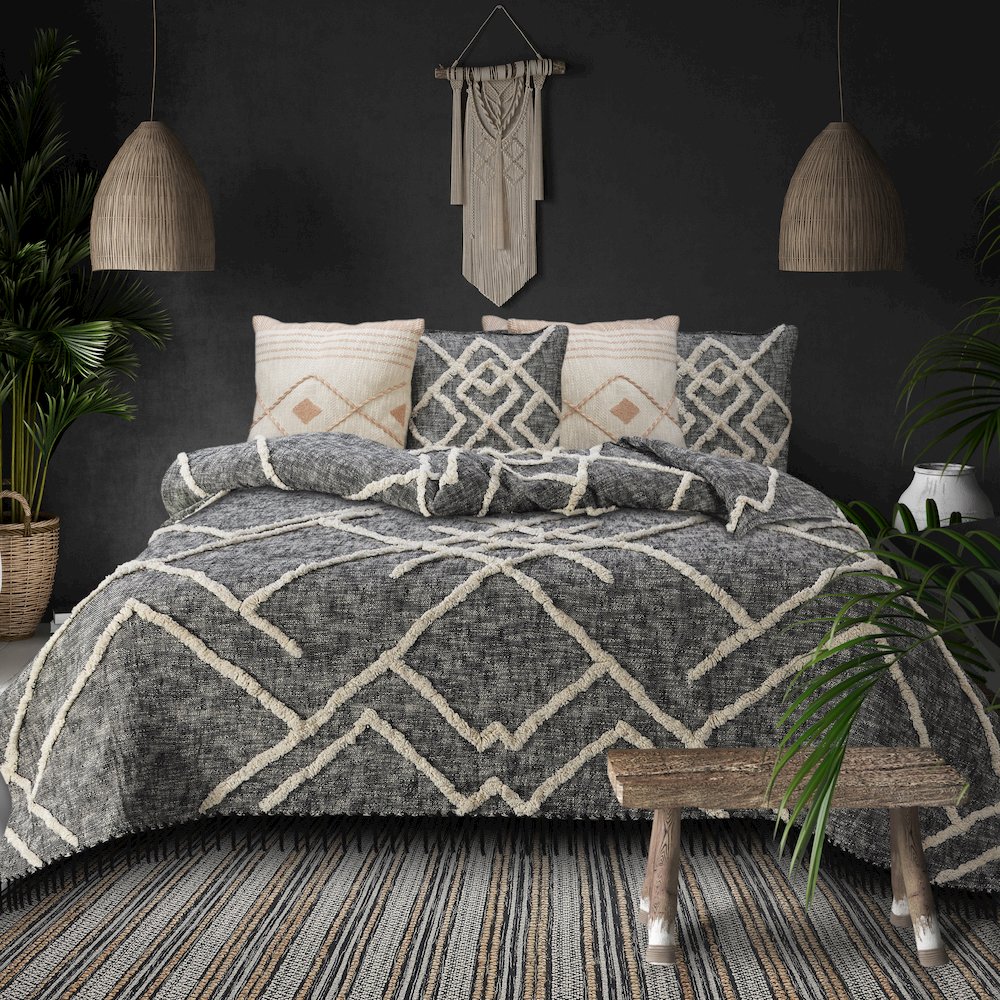 Coverlet Cotton in Black/Ivory 68” x 90”. Picture 7