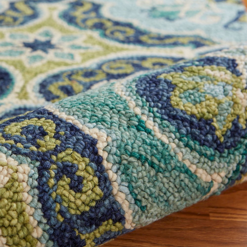 Dazzle Wool Area Rug Indoor in Green/Blue, 5' Round. Picture 3