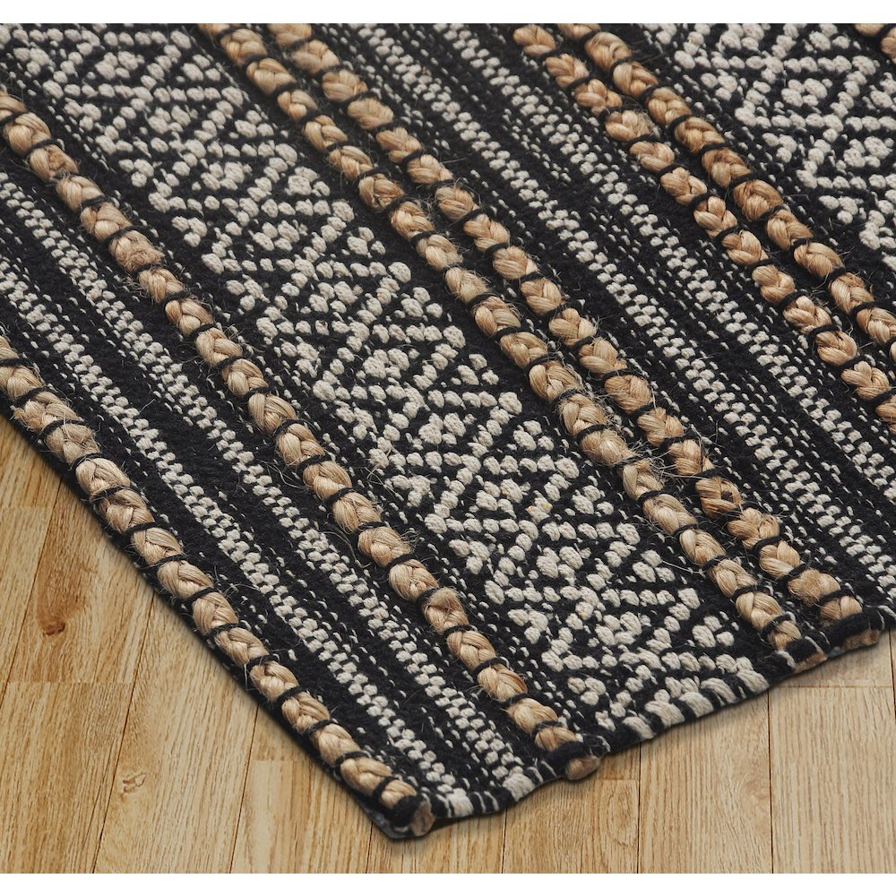 Earth Cotton Blend Area Rug Indoor in Black/Tan, 7'9" x 9'9". Picture 3