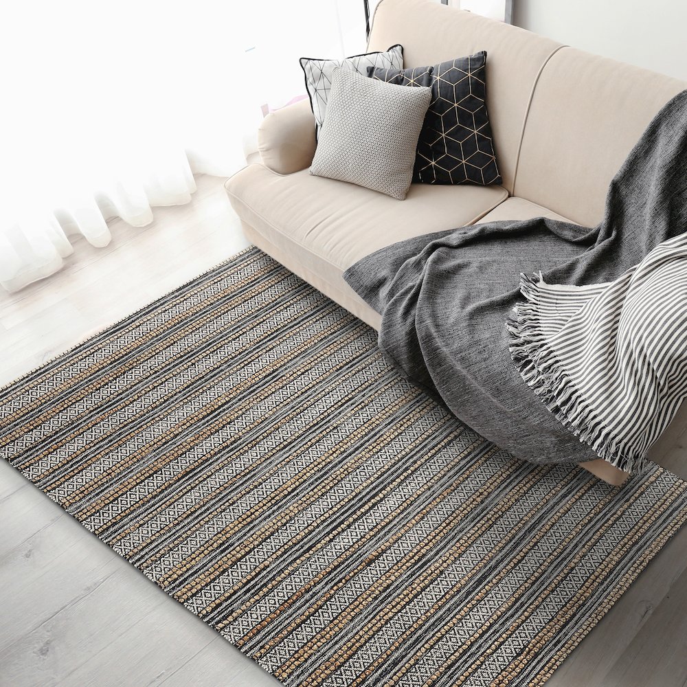 Earth Cotton Blend Area Rug Indoor in Black/Tan, 7'9" x 9'9". Picture 7