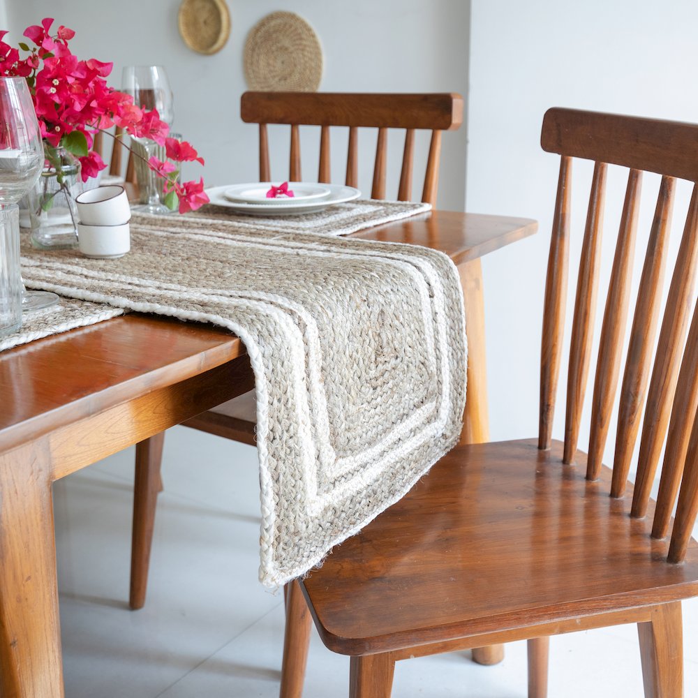 Classic Jute Table Top Placemat in Tan/White,  1'4" x 6'8". Picture 5