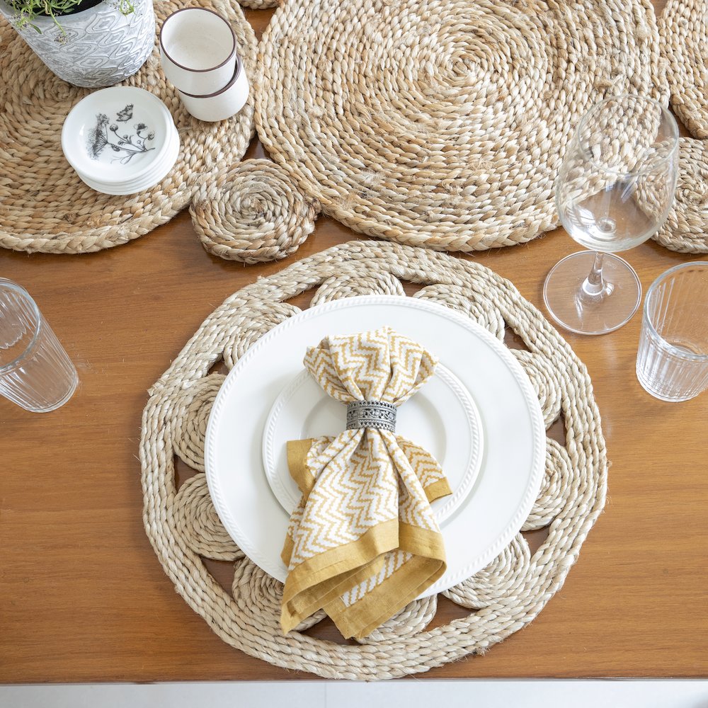 Bordered Braided Jute Placemats, Set of Two. Picture 5