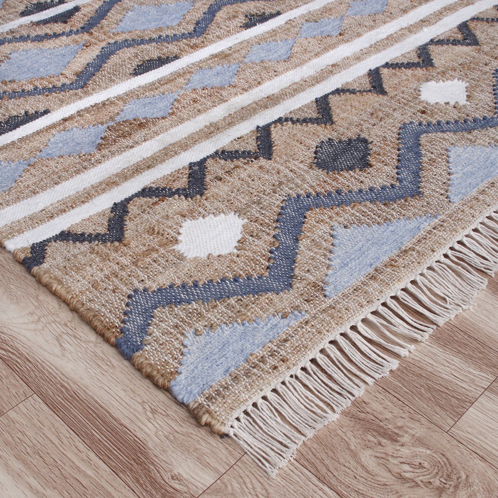 Coastal Cohesion Handwoven Jute and Chotton Dhurrie Area Rug. Picture 4