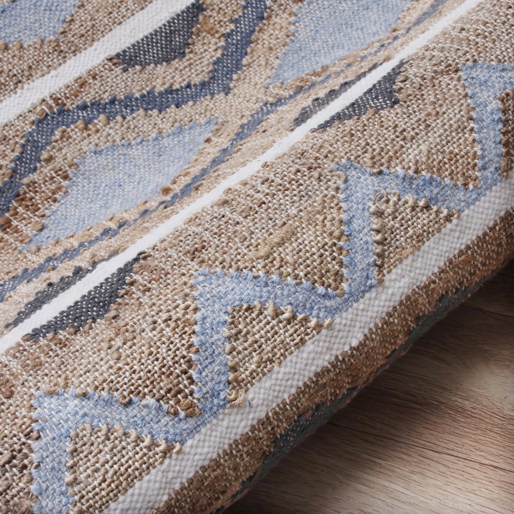 Coastal Cohesion Handwoven Jute and Chotton Dhurrie Area Rug. Picture 5