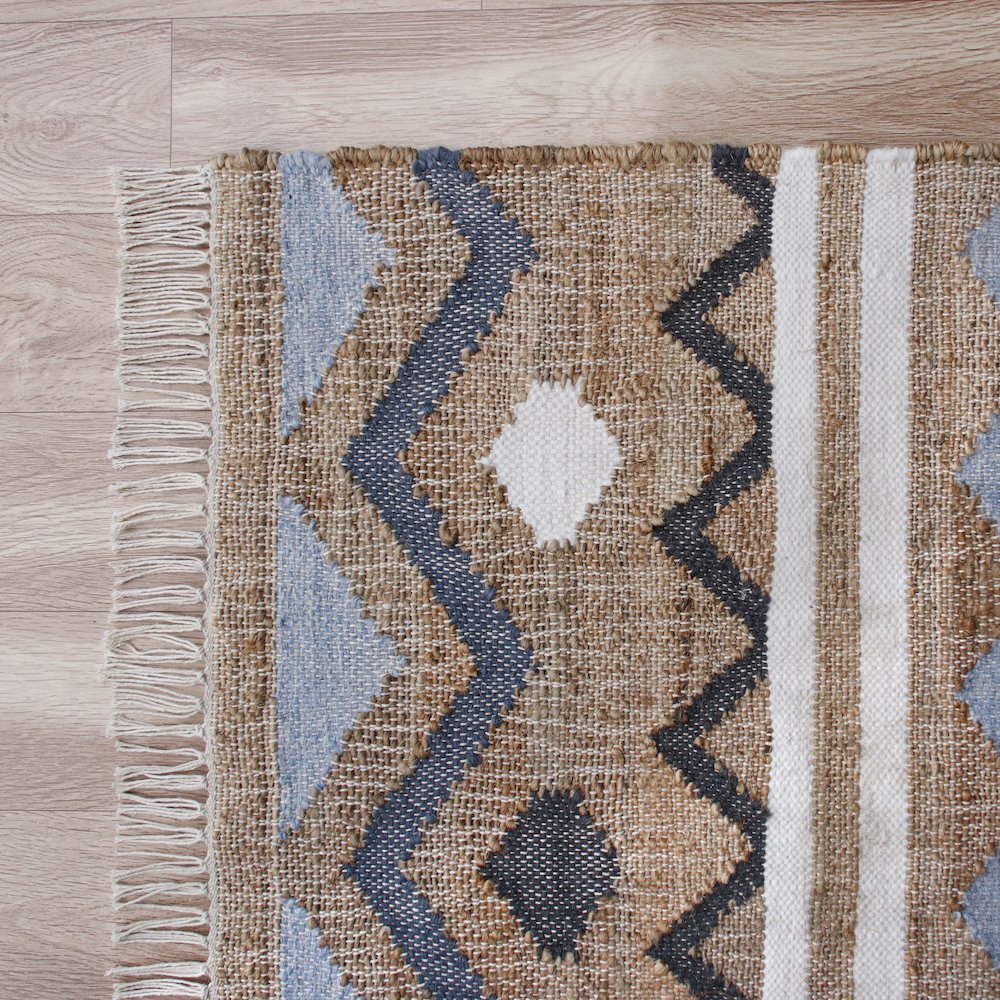 Coastal Cohesion Handwoven Jute and Chotton Dhurrie Area Rug. Picture 6