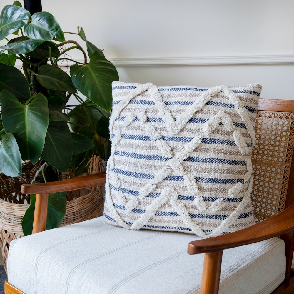 Ox Bay Hand-Woven Blue/Tan Diamond All-Natural Cotton Pillow Cover. Picture 2