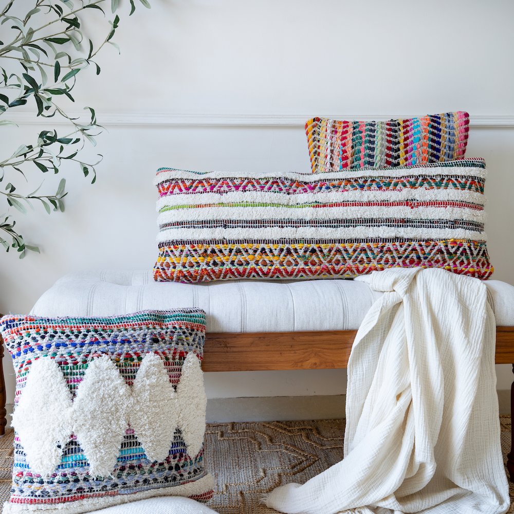 Ox Bay Hand-Woven Multicolored/Red Geometric Cotton Blend Pillow Cover. Picture 4