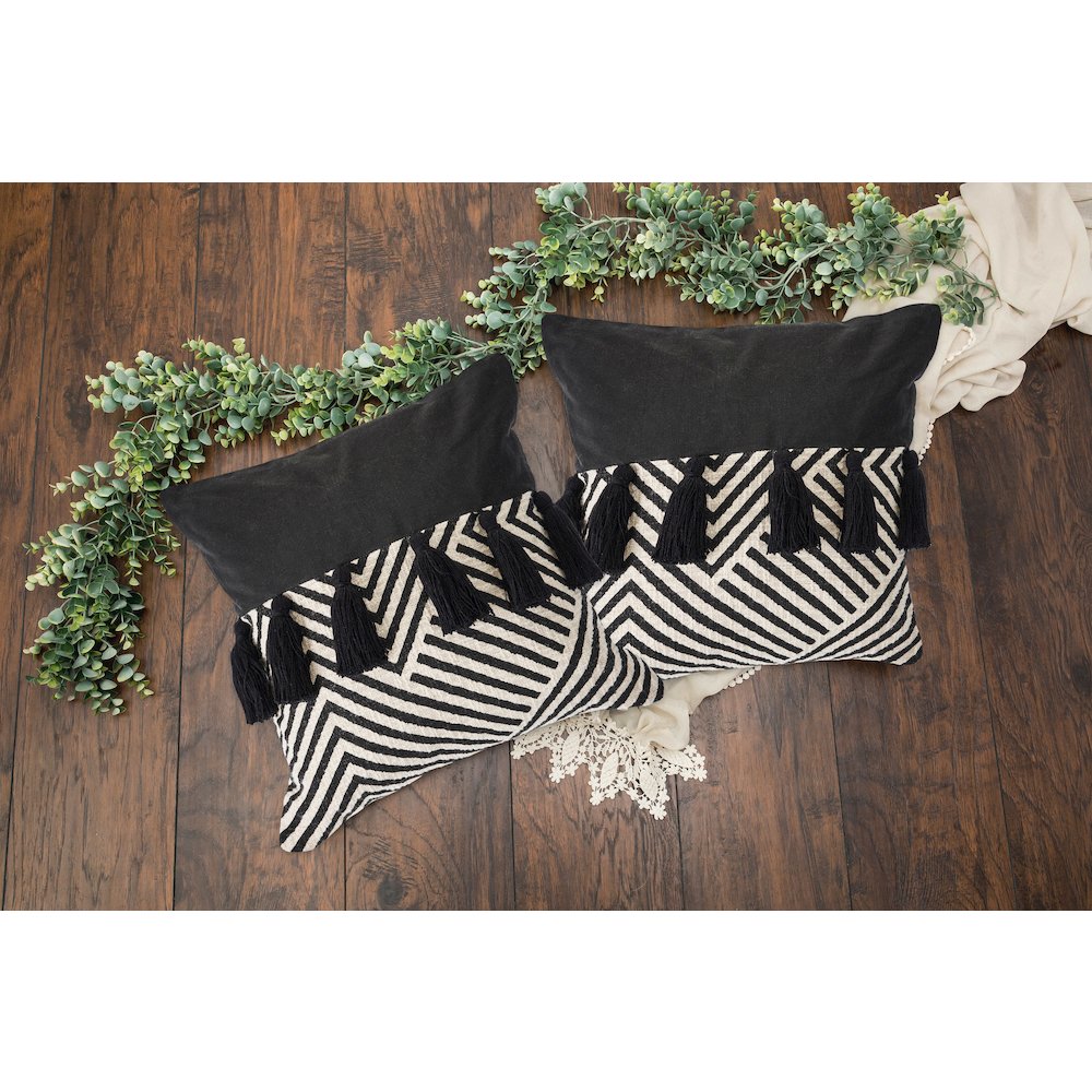 Elevate Cotton Pillow Set of 2 in Black/White, 20" x 20". Picture 2