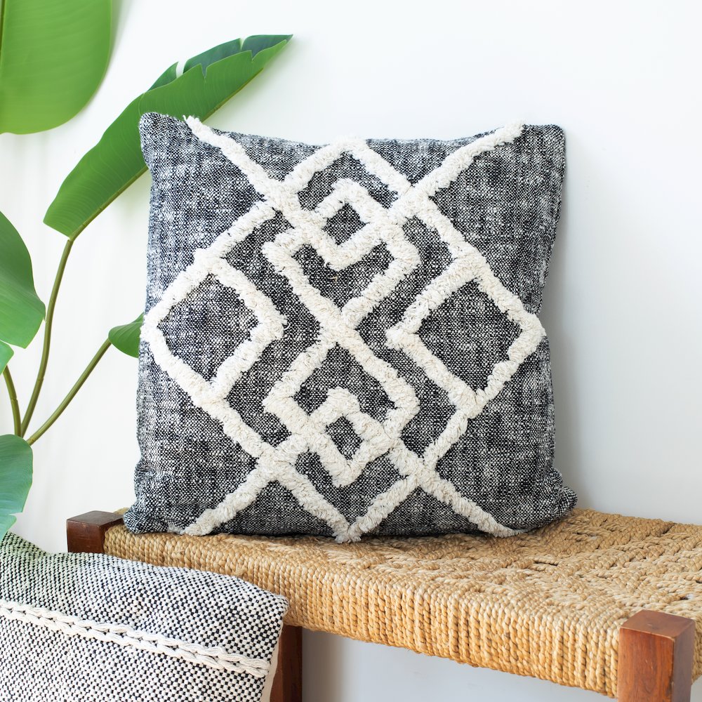 Ox Bay Hand-Woven Black/Cream Geometric All-Natural Cotton  Pillow Cover. Picture 2