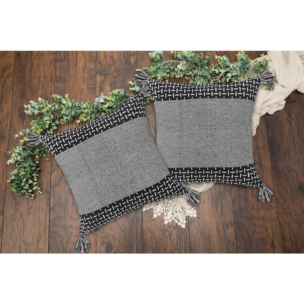 Elevate Cotton Pillow Set of 2 in Black/Gray, 20" x 20". Picture 2