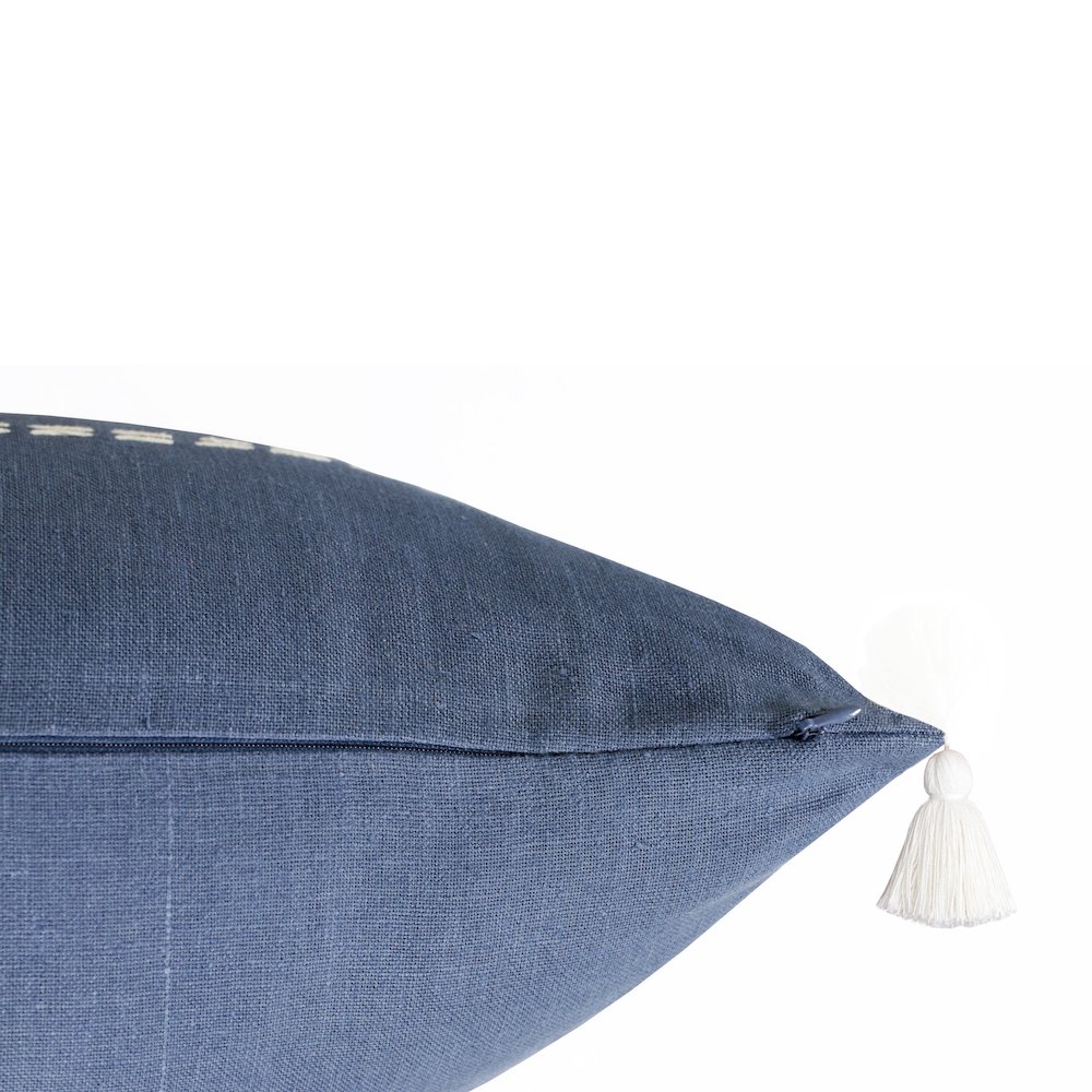 Estate Linen Poly Filled Pillow in Blue/Ivory, 20" x 20". Picture 4