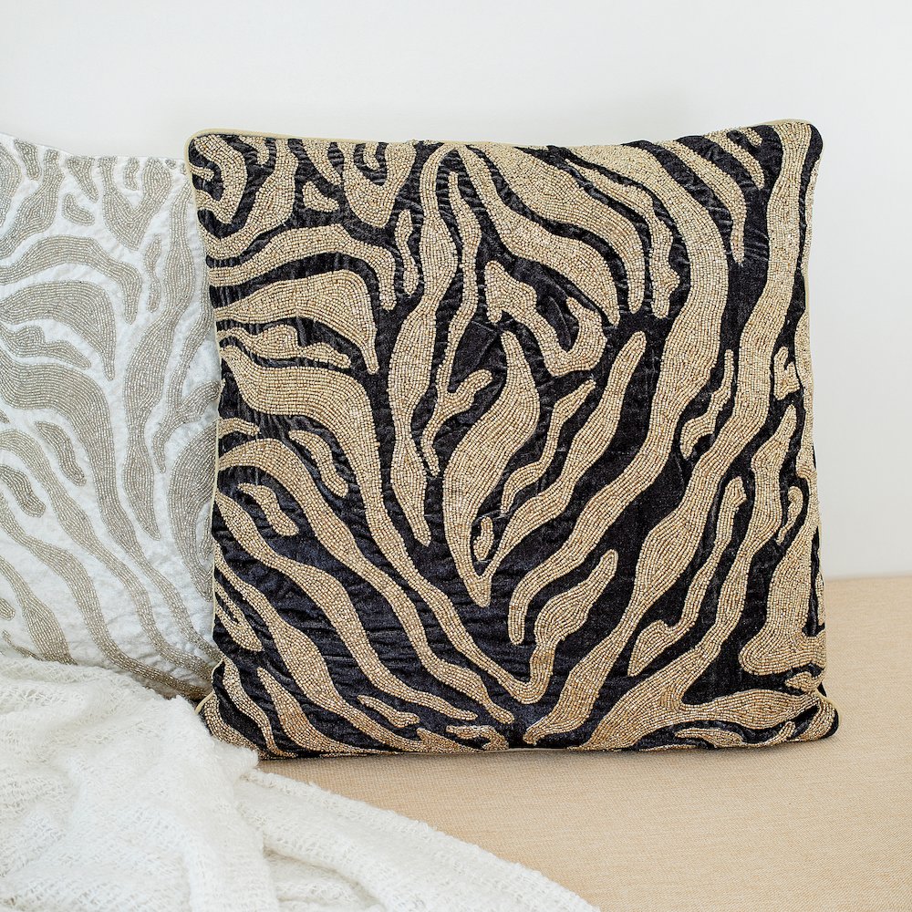 Cosmopolitan Performance Poly Filled Pillow in Gold/Black, 20" x 20". Picture 2