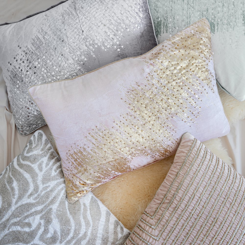 Cosmopolitan Performance Poly Filled Pillow in Pink/Gold, 20" x 20". Picture 8