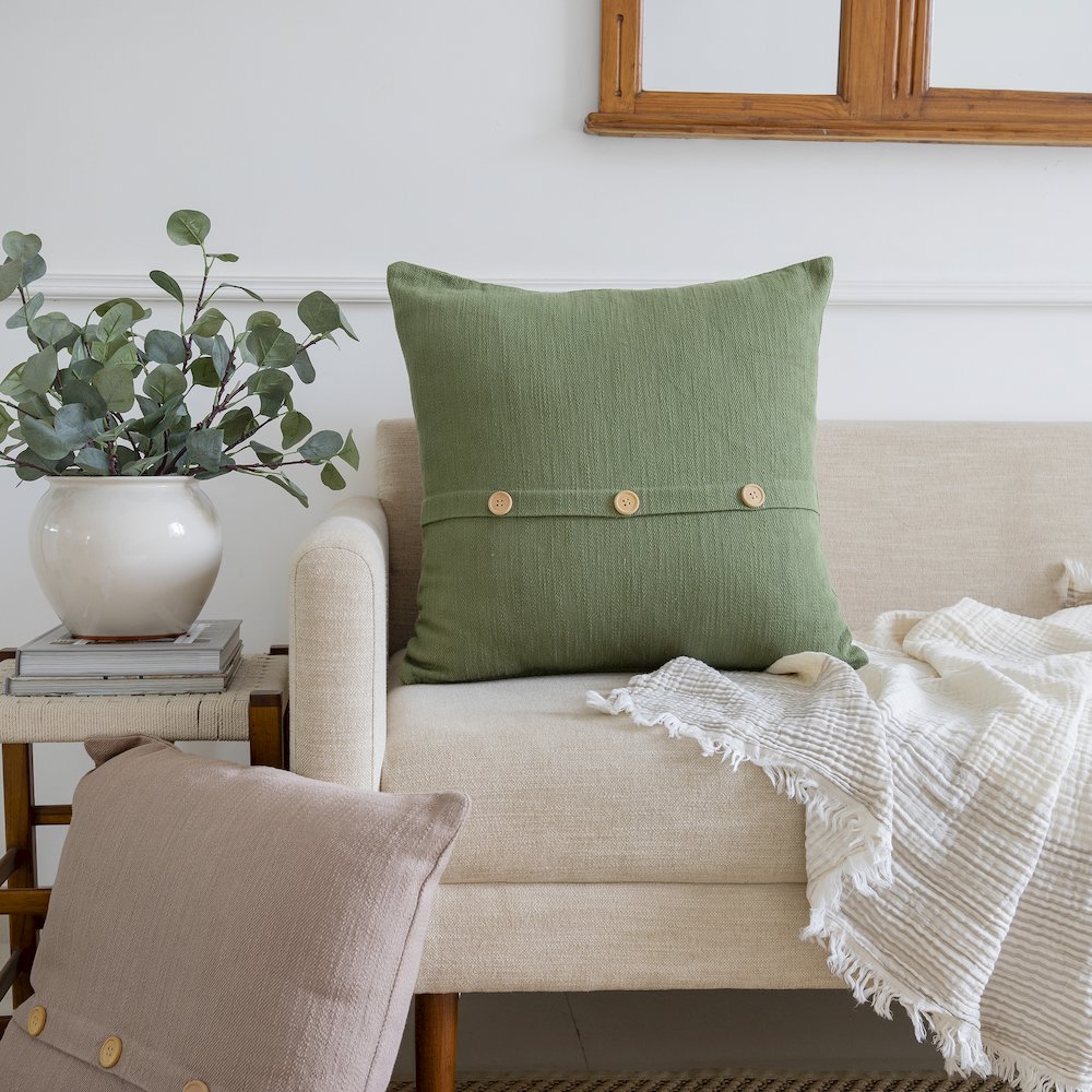 South Hampton Cotton Poly Filled Pillow in Green, 20" x 20". Picture 2