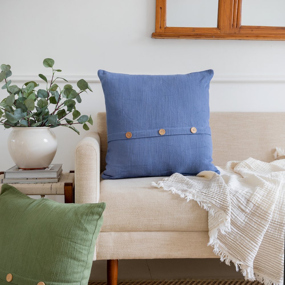 South Hampton Cotton Poly Filled Pillow in Green, 20" x 20". Picture 9
