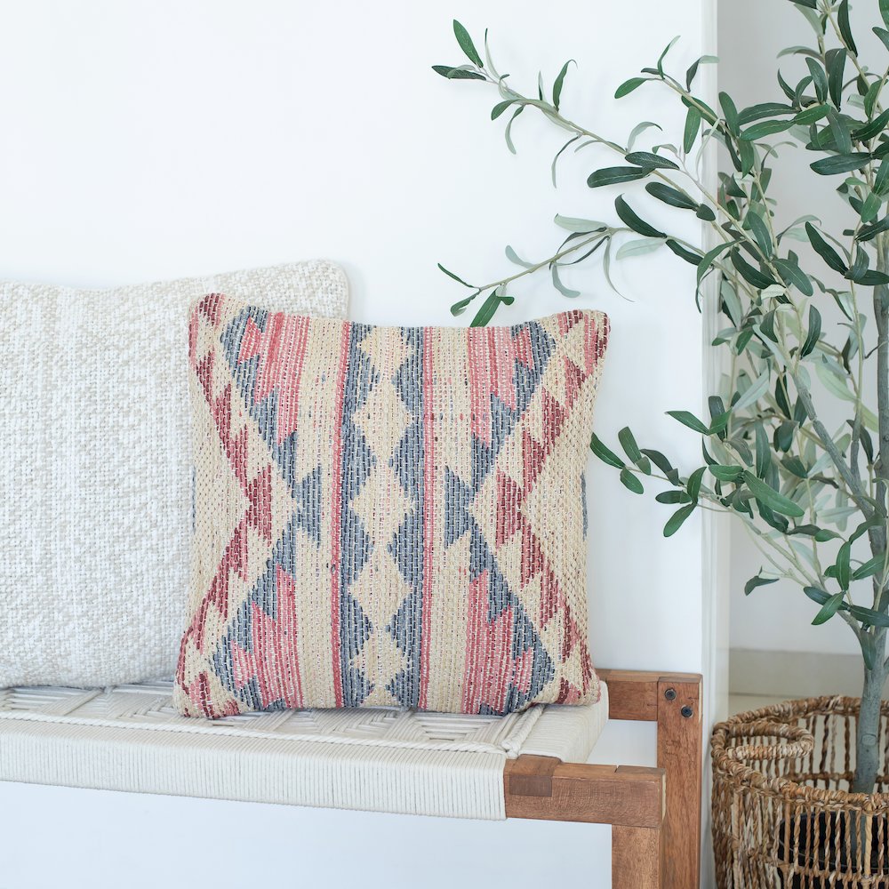 Ox Bay Hand-stitched Pink/Gray Geometric All-Natural Cotton Pillow Cover. Picture 2