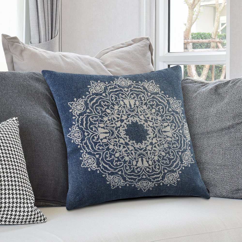 Bohemian Mandala Medallion Throw Pillow. Picture 6