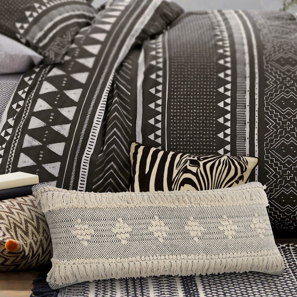Ox Bay Hand-Woven Gray/Cream Geometric All-Natural Cotton Pillow Cover. Picture 7