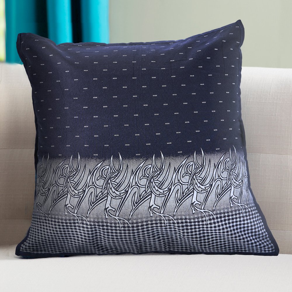 Navy and White Geometric Throw Pillow. Picture 8